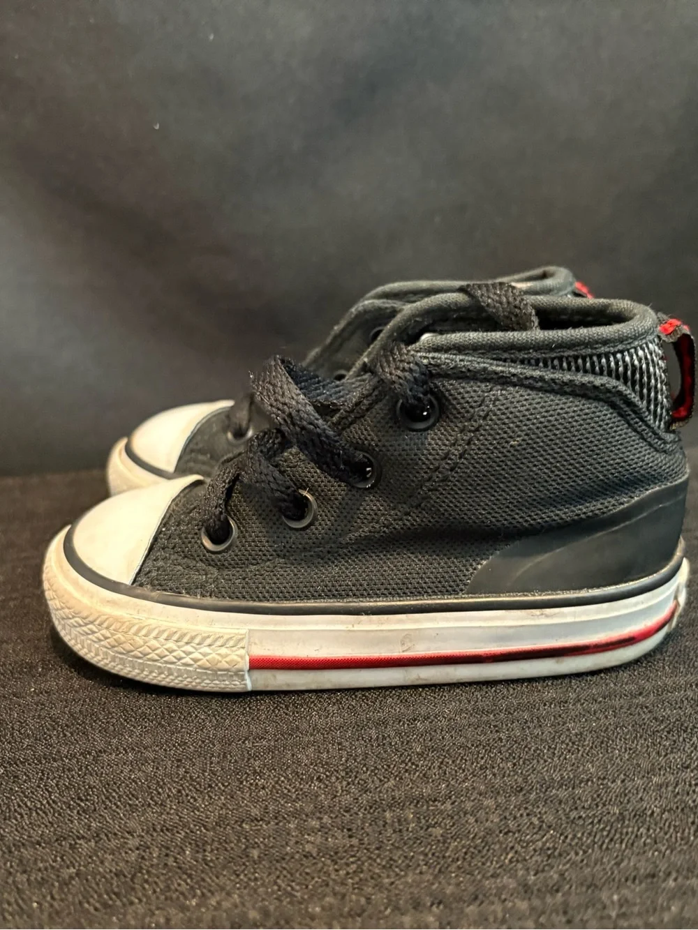 Converse Chuck Taylor All Star Axel Mid Top toddler shoes size 5